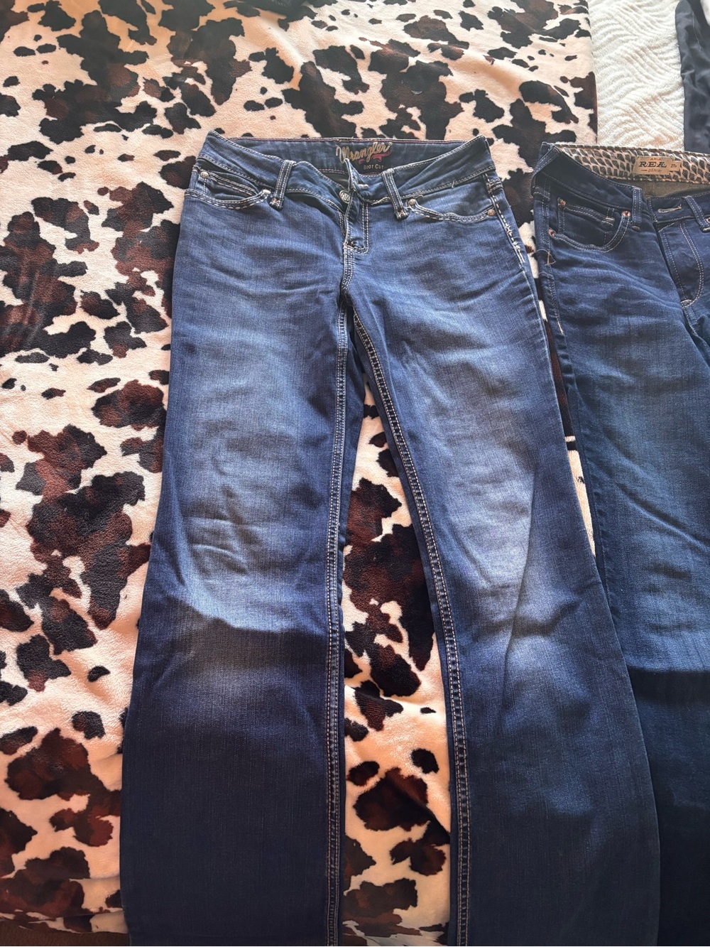 Ariat Women's Boot Cut Jeans in Light Blue and Dark Blue “read discription - Picture 2 of 7